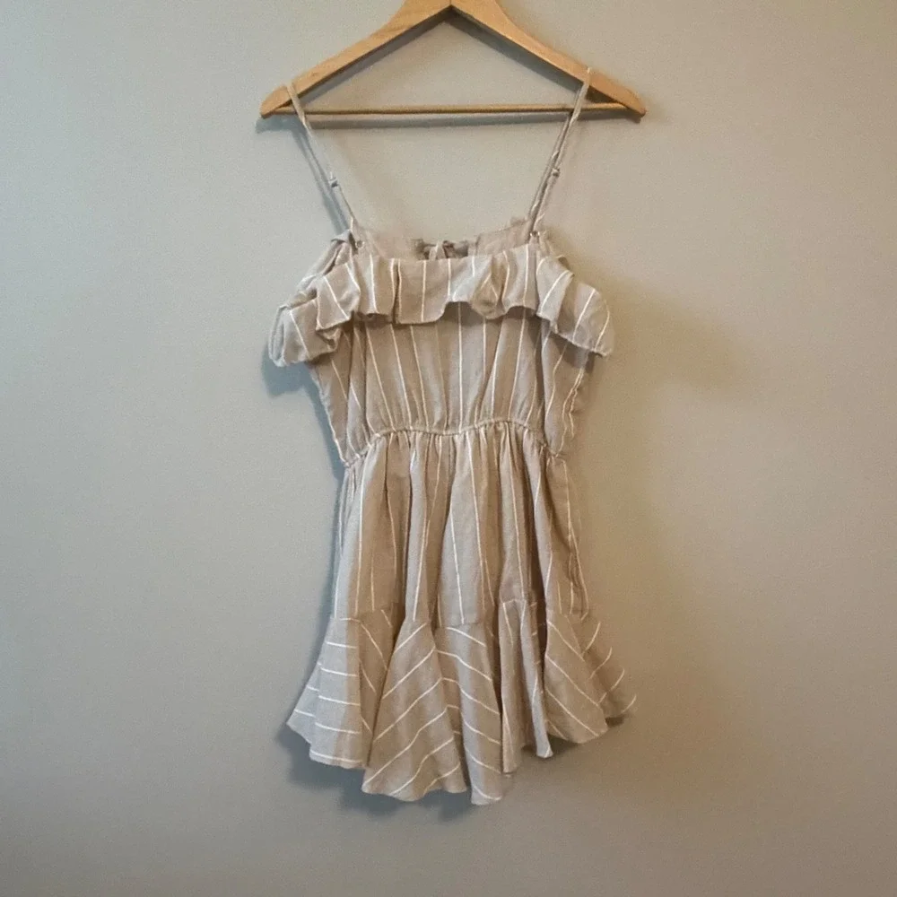 Selfie Leslie Tan White Striped Ruffle Romper Small Cotton Sleeveless Playsuit